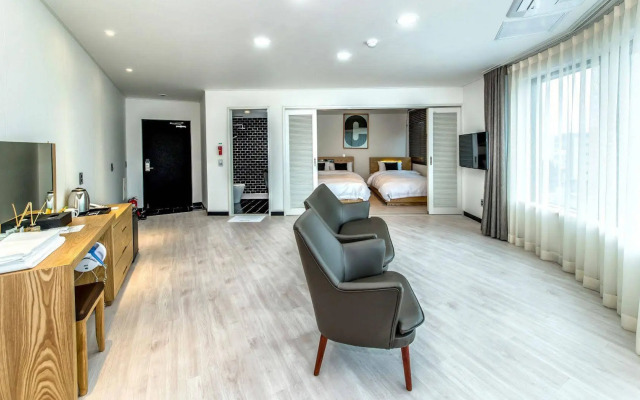Nine Boutique Hotel