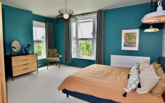 Blenheim House a Seaside Home for 12