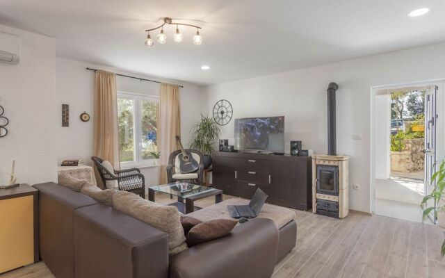 House Arija