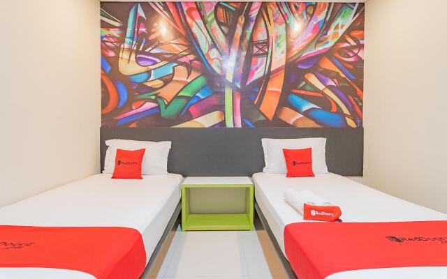 RedDoorz @ Rajawali KM 5