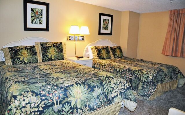 Verandas 305 3 Br condo by RedAwning