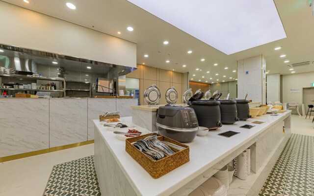 Daejeon Wolpyeong Hotel Continew