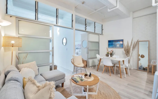 Awesome Cool Beachy 2BR CBD Gem Wifi