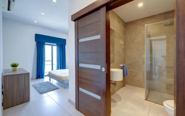 Seaview Apartment Top Location in Sliema