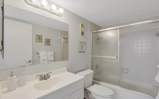 Beachfront Condo With Pool/views From two Balconies