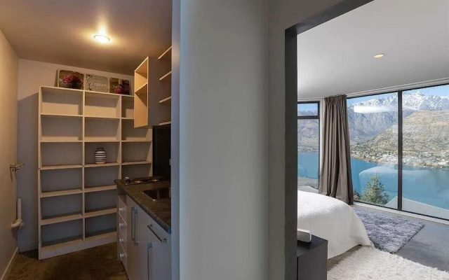 Modern Alpine Living with Spectacular View – Guest Rooms – Queenstown