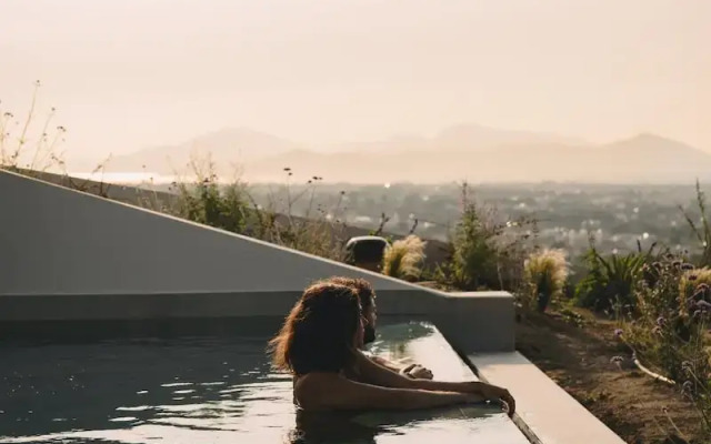 Akres Luxury Sea View Villas