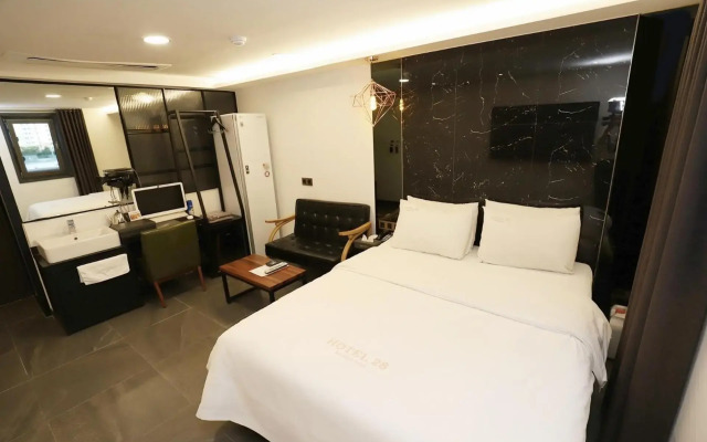The Unique Hotel 28