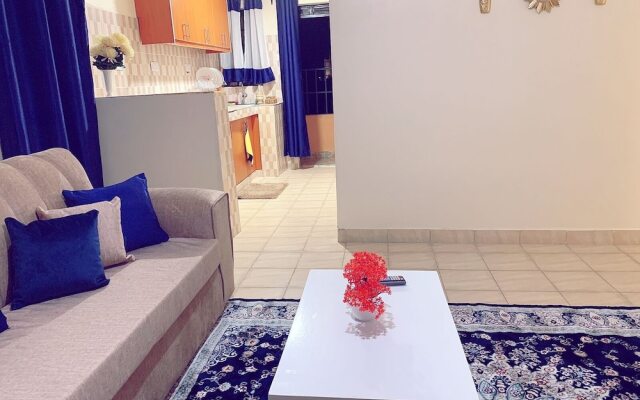 Lux Suites Polytech Court Apartments