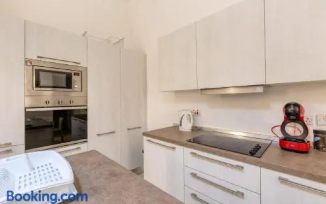 Floriana Suite-hosted by Sweetstay