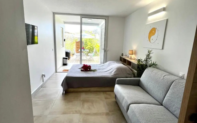 NOUVEAU studio chaleureux avec jacuzzi privé & piscine