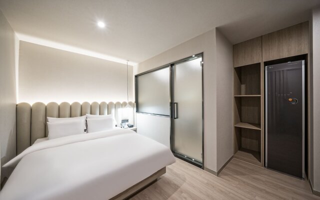 Poverta Stay Hotel