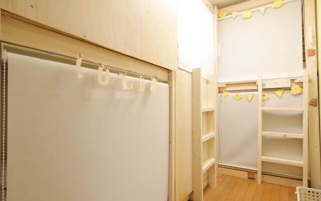 Linker Party House - Hostel