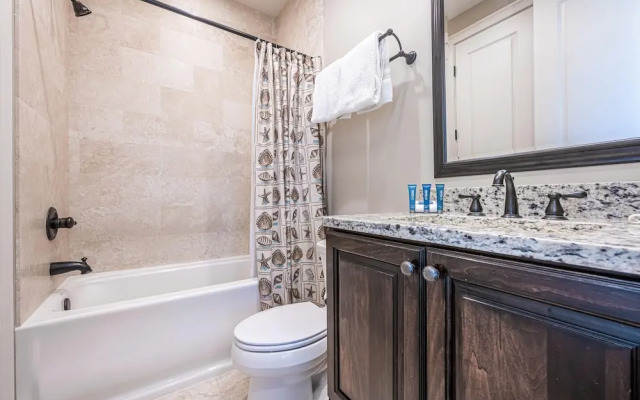 Villa Lago 1975 S2G 4BR 4BA 10