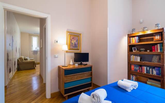 Elegant Flat at Municipio by Napoliapartments