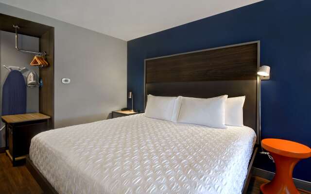 Tru by Hilton Concord