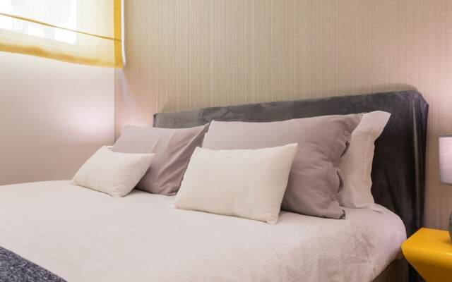 Elegant Home With Terrace by Wonderful Italy