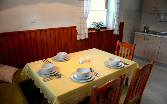 Anna's House