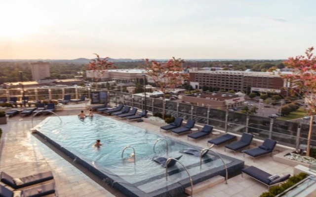 Landing Modern Apartment With Amazing Amenities Id1879