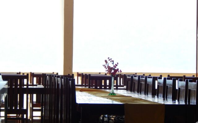 Hotel Maninjau Indah