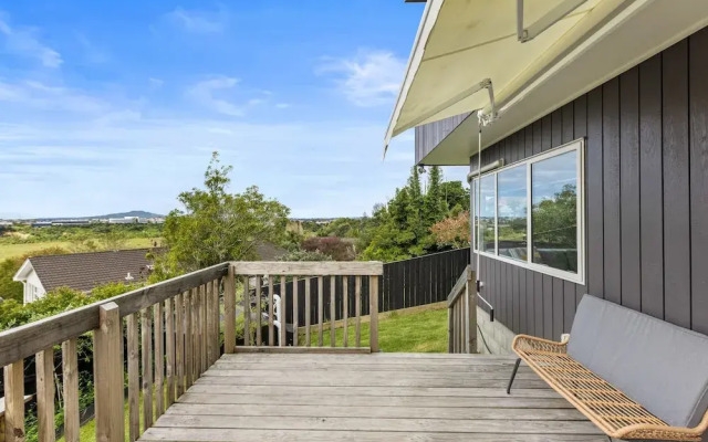 Sensational North Shore Retreat -Netflix