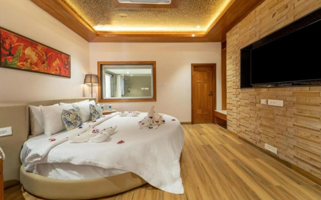 Shyama Sarovar Portico