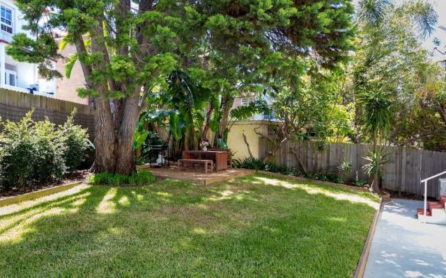 2 Bedroom Garden Apartment by Bondi Beach
