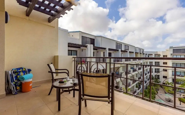 2BR Duplex Palmaruba Condos w Great Location