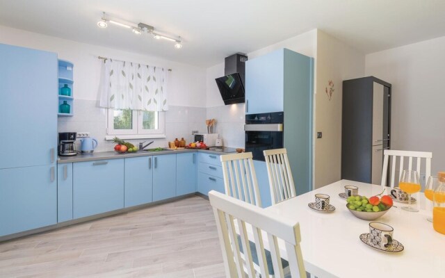 Stunning Home in Rovinj With Wifi and 2 Bedrooms