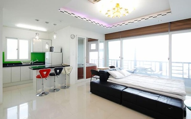 Pohang Sea Shore Pension