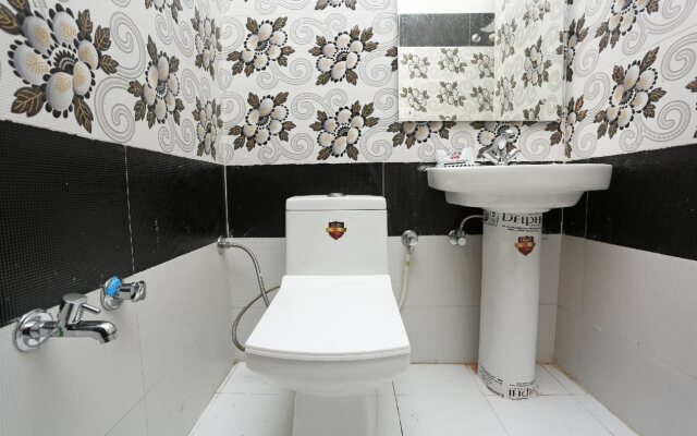 Hotel Vyom Vilas By OYO Rooms
