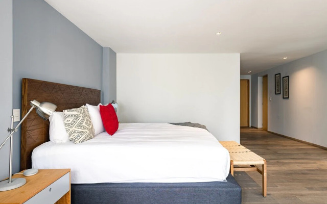 Casai Luxury Designer Apt in the Best Location