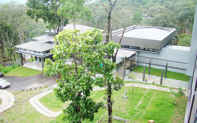The Mountain Courtyard Thekady