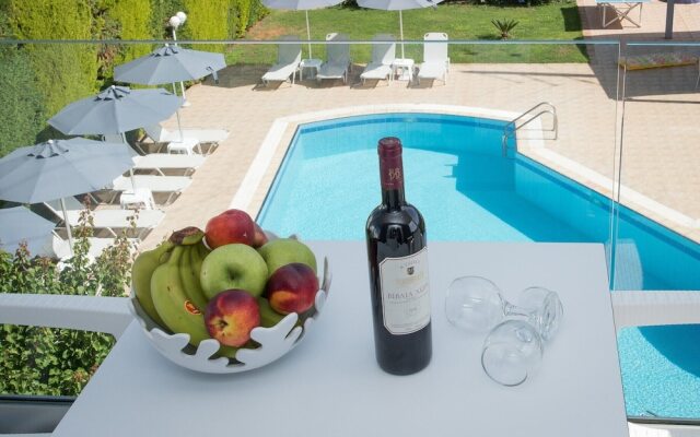 Villa Ria Apartments & Suites