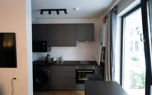 G34 - Modern Studio @ Parliament