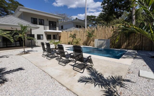 Playa Potrero 4 BR Home Pool Centrally Located - Casa Oasis Surfside