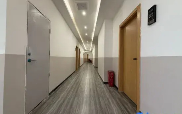 Yuechi Rome Hotel