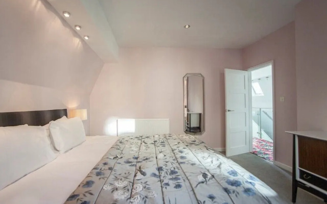 Georgian Coach House Mews Central Bath