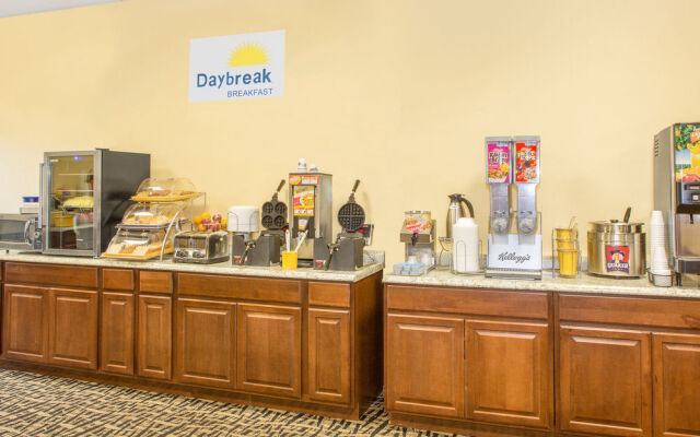 Days Inn By Wyndham Titusville Kennedy Space Center