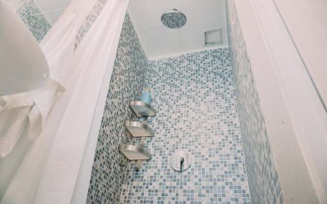 Enjoy Living Studio (No Kitchen) Apartment Aeropolis Residence