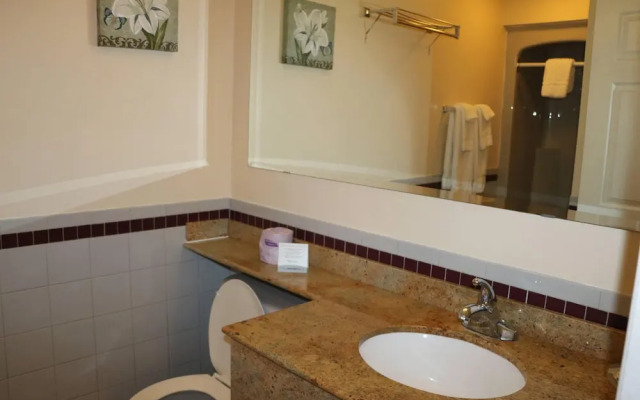 Riviera Inn and Suites 1000 Islands