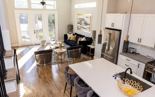 Stylish Luxury Downtown Home