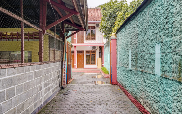 OYO 3882 Pondok Pujasera