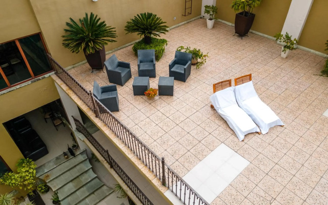 Casa de las Flores Hotel