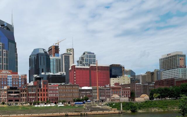 SoBe Cool Springs Apartments