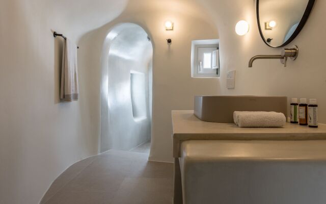 Art Maisons Oia Castle Hotel
