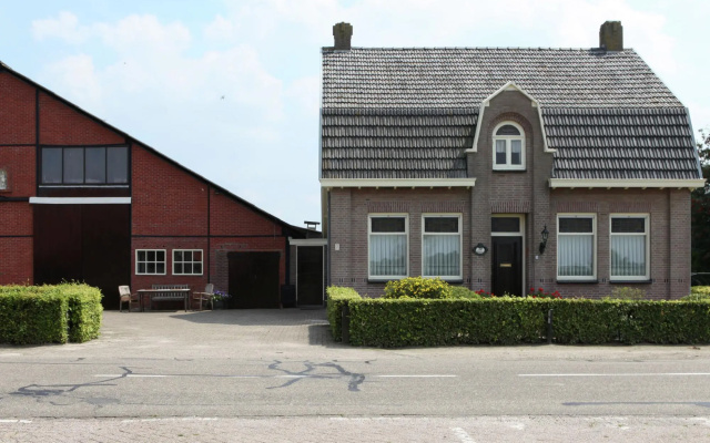 Tranquil Farmhouse near Forest in Ulicoten with Terrace - фото 2