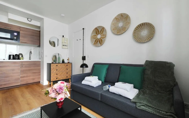 Peaceful Studio -2p- Moulin Rouge