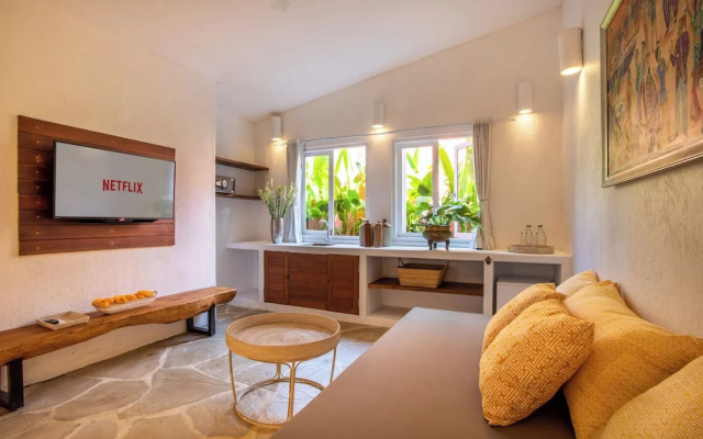 PinkPrivate Sanur - for Cool Adults Only