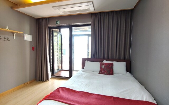 Jeju Halla and Tam Pension